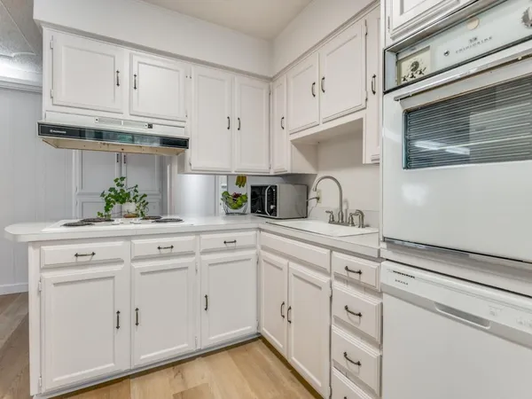 $335,000 | 506 East Huitt Lane, Euless, TX 76040