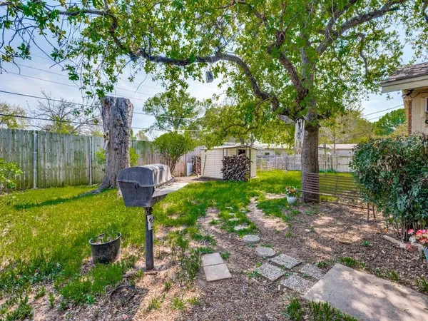 $335,000 | 506 East Huitt Lane, Euless, TX 76040