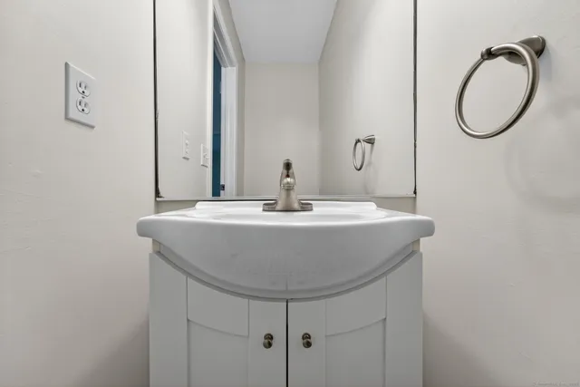 $2,900 | 128 Conestoga Way, Unit 128, Glastonbury, CT 06033