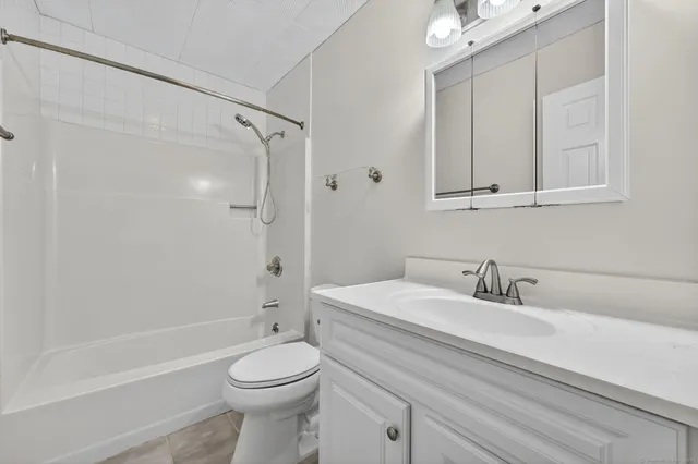 $2,900 | 128 Conestoga Way, Unit 128, Glastonbury, CT 06033