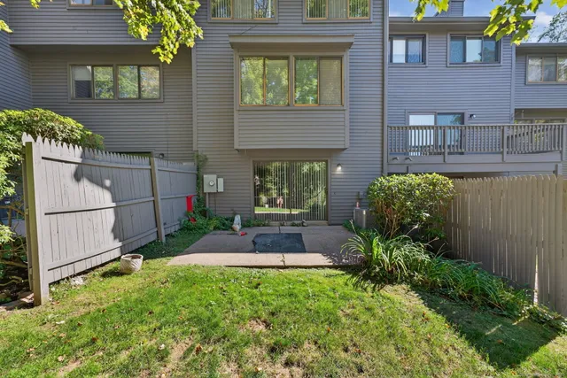 $2,900 | 128 Conestoga Way, Unit 128, Glastonbury, CT 06033