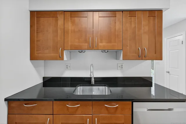 $2,900 | 128 Conestoga Way, Unit 128, Glastonbury, CT 06033