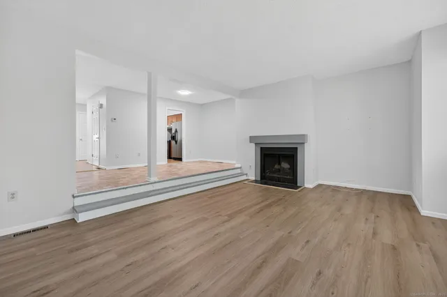 $2,900 | 128 Conestoga Way, Unit 128, Glastonbury, CT 06033