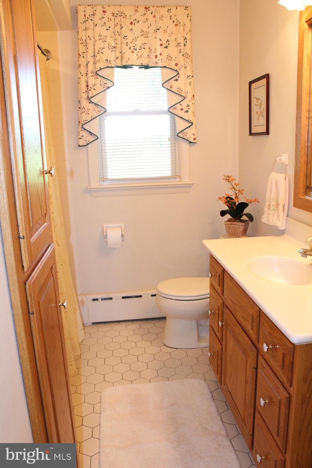 2751 Maytown Road Maytown, PA 17550 - Photo 13 of 31 Full Bath