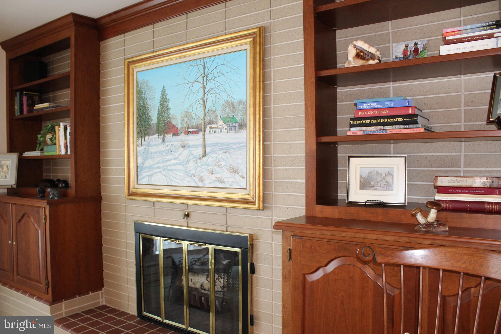 2751 Maytown Road Maytown, PA 17550 - Photo 4 of 31 Built -ins