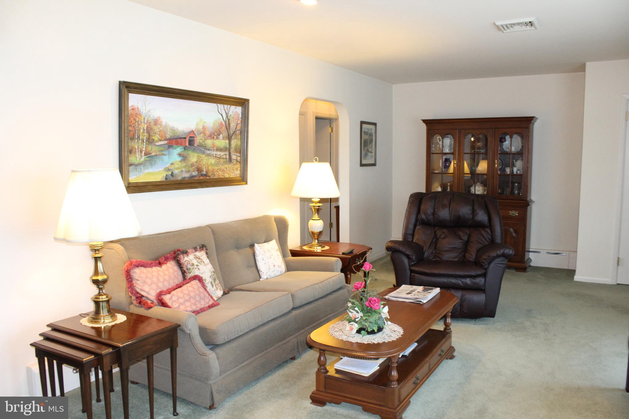 2751 Maytown Road Maytown, PA 17550 - Photo 5 of 31 Living Room