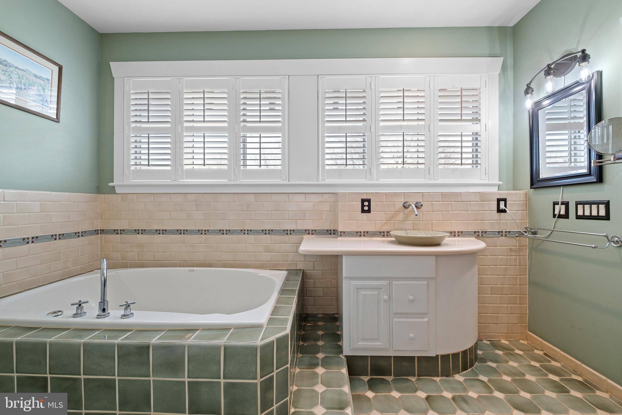 73 Scott Road Warwick, MD 21912 - Photo 42 of 86 2nd Floor Suite | Full Bathroom