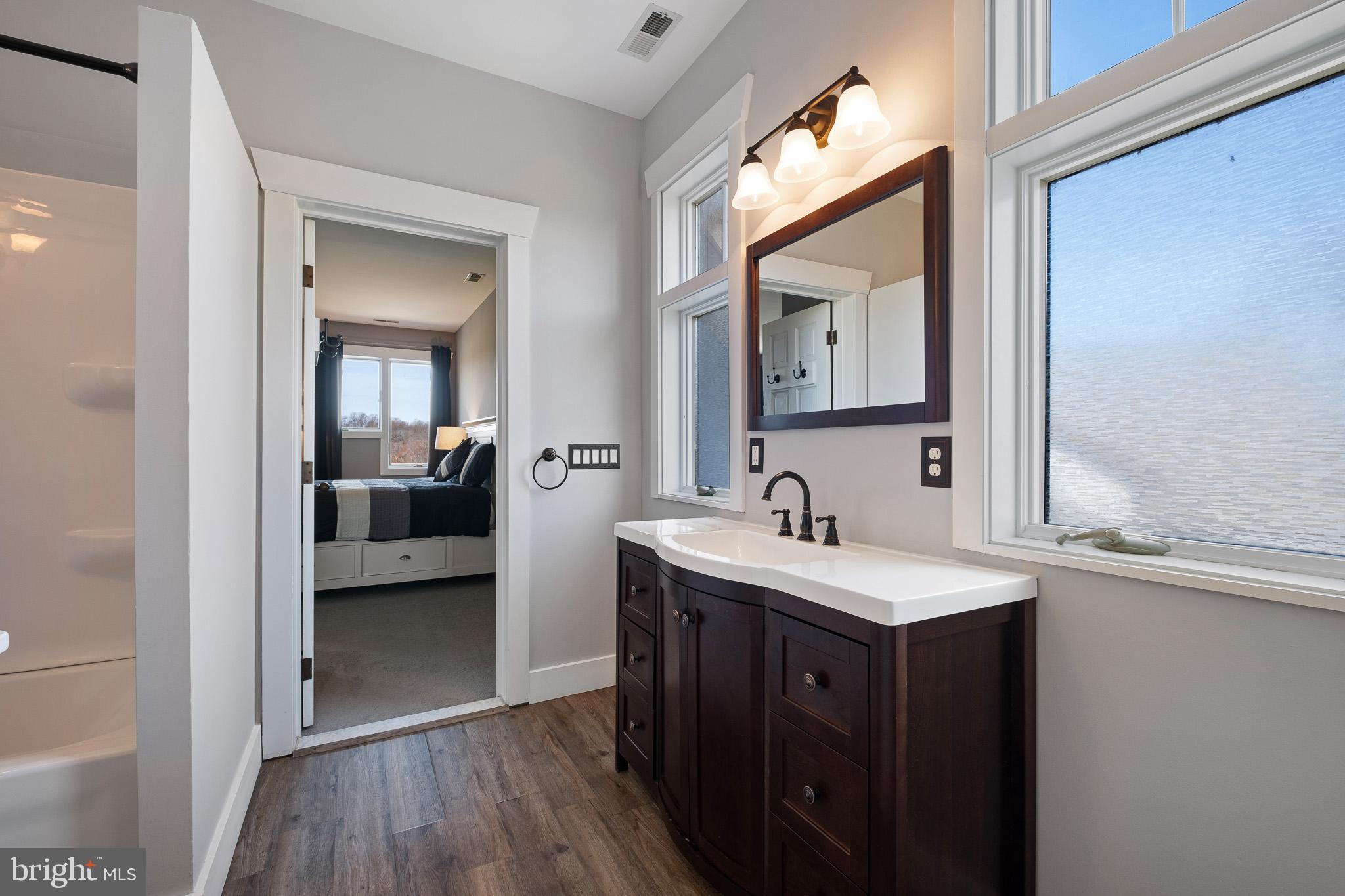 73 Scott Road Warwick, MD 21912 - Photo 46 of 86 2nd Floor Suite | Full Bathroom