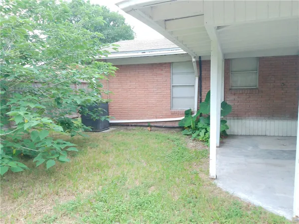 $2,150 | 109 Sutherland Drive, Portland, TX 78374