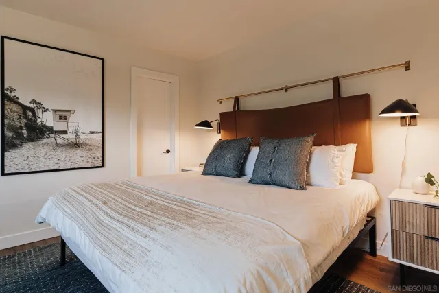 a view of a house with a yard and garage