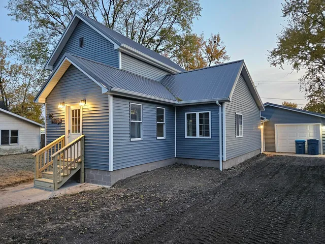 $269,000 | 205 West Henry Street, Odell, IL 60460