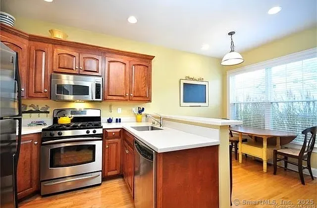 $3,700 | 33 Bradford Walk, Unit 33, Farmington, CT 06032