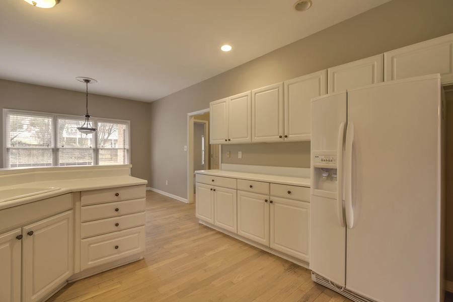 12717 Comblain Road Knoxville, TN 37934 - Photo 12 of 40 12_ComblainRoad_12717_Kitchen03