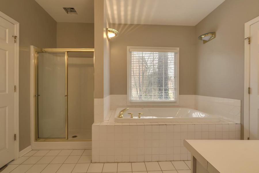 12717 Comblain Road Knoxville, TN 37934 - Photo 23 of 40 23_ComblainRoad_12717_MasterBath02