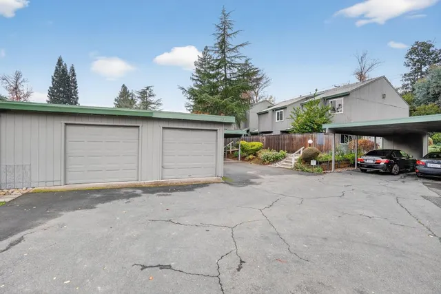 $329,900 | 5239 Lake Knoll Lane, Fair Oaks, CA 95628