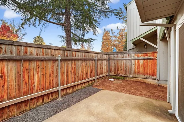 $329,900 | 5239 Lake Knoll Lane, Fair Oaks, CA 95628