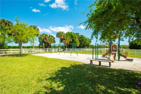 $2,800 | 1340 Caddy Court, Vero Beach, FL 32966