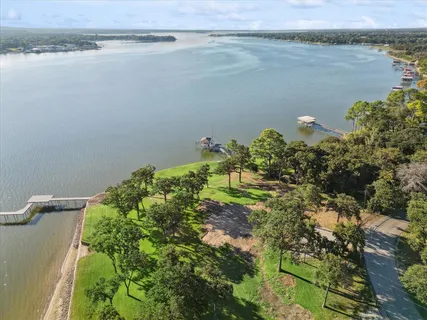 $999,999 | 12424 Lake Forest Drive, Azle, TX 76020
