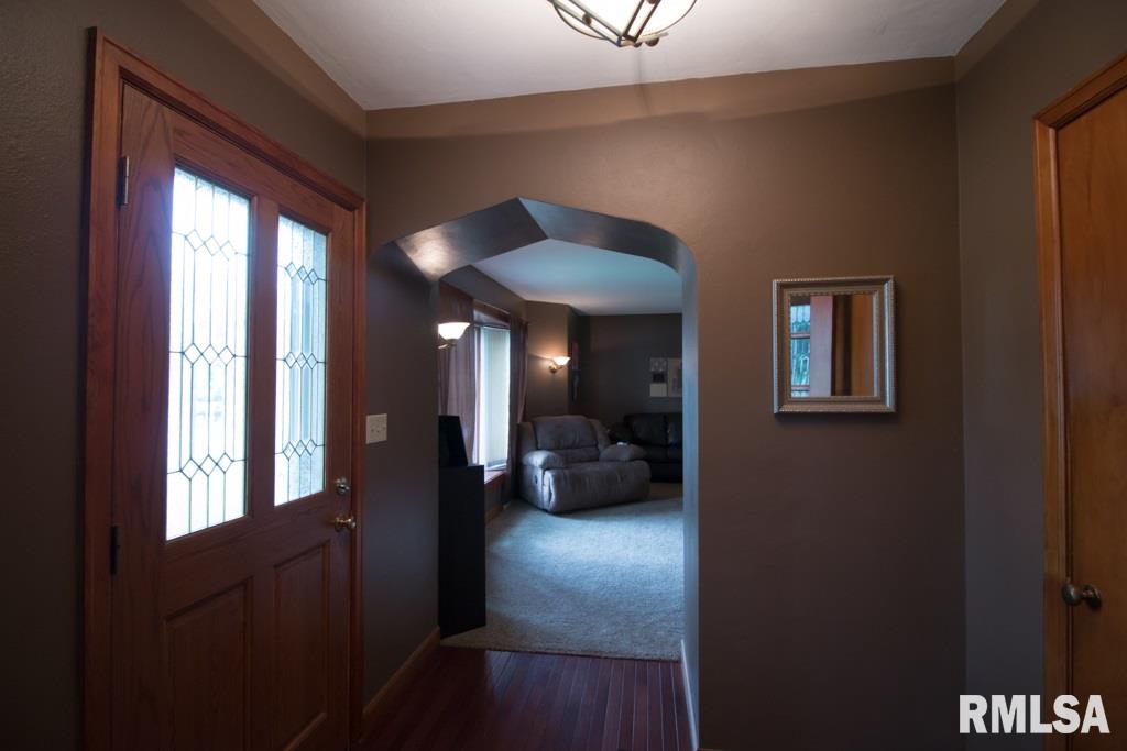 4305 Jersey Ridge Road Davenport, IA 52807 - Photo 3 of 21 Gallery Image 3