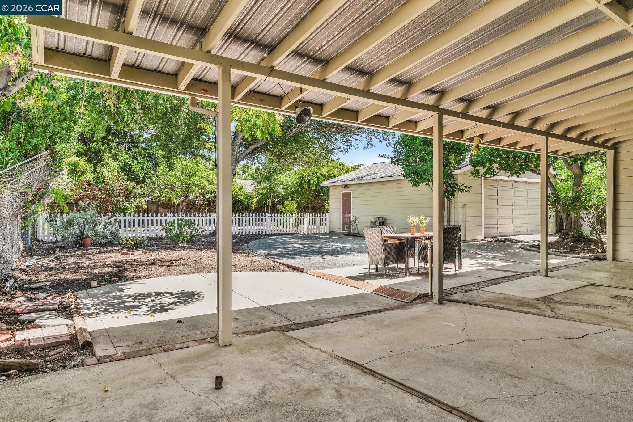 2072 Chalomar Road Concord, CA 94518 - Photo 28 of 42