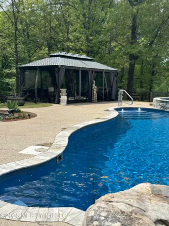 $925,000 | 1765 Nottingham Drive, Southaven, MS 38671