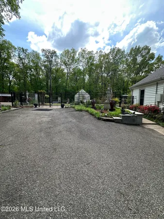 $925,000 | 1765 Nottingham Drive, Southaven, MS 38671