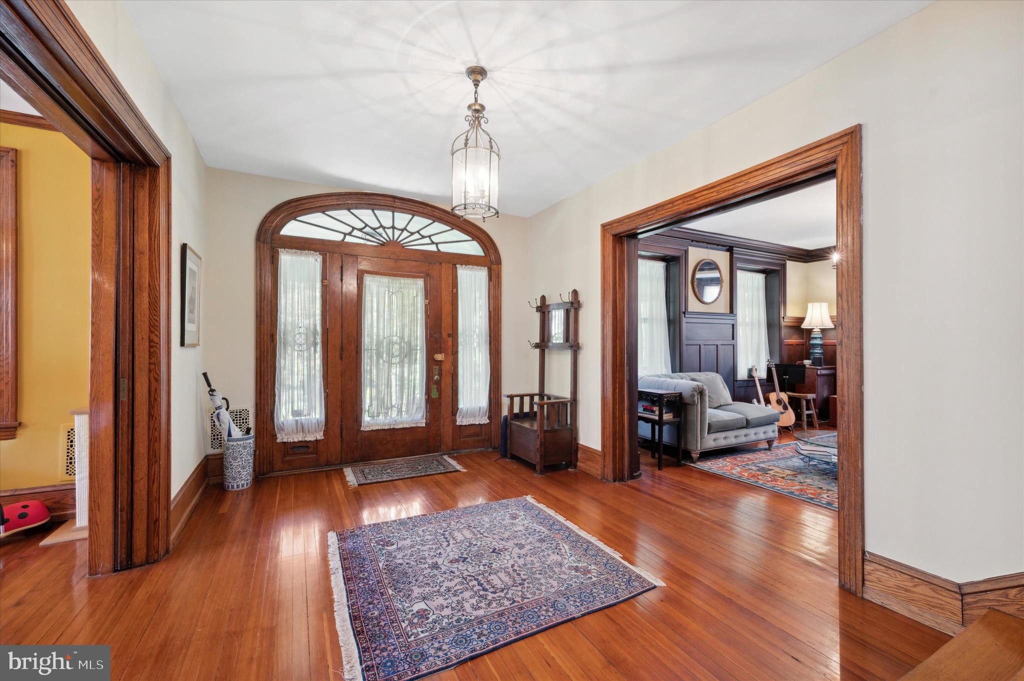 308 Pelham Road Philadelphia, PA 19119 - Photo 3 of 33 Gallery Image 3