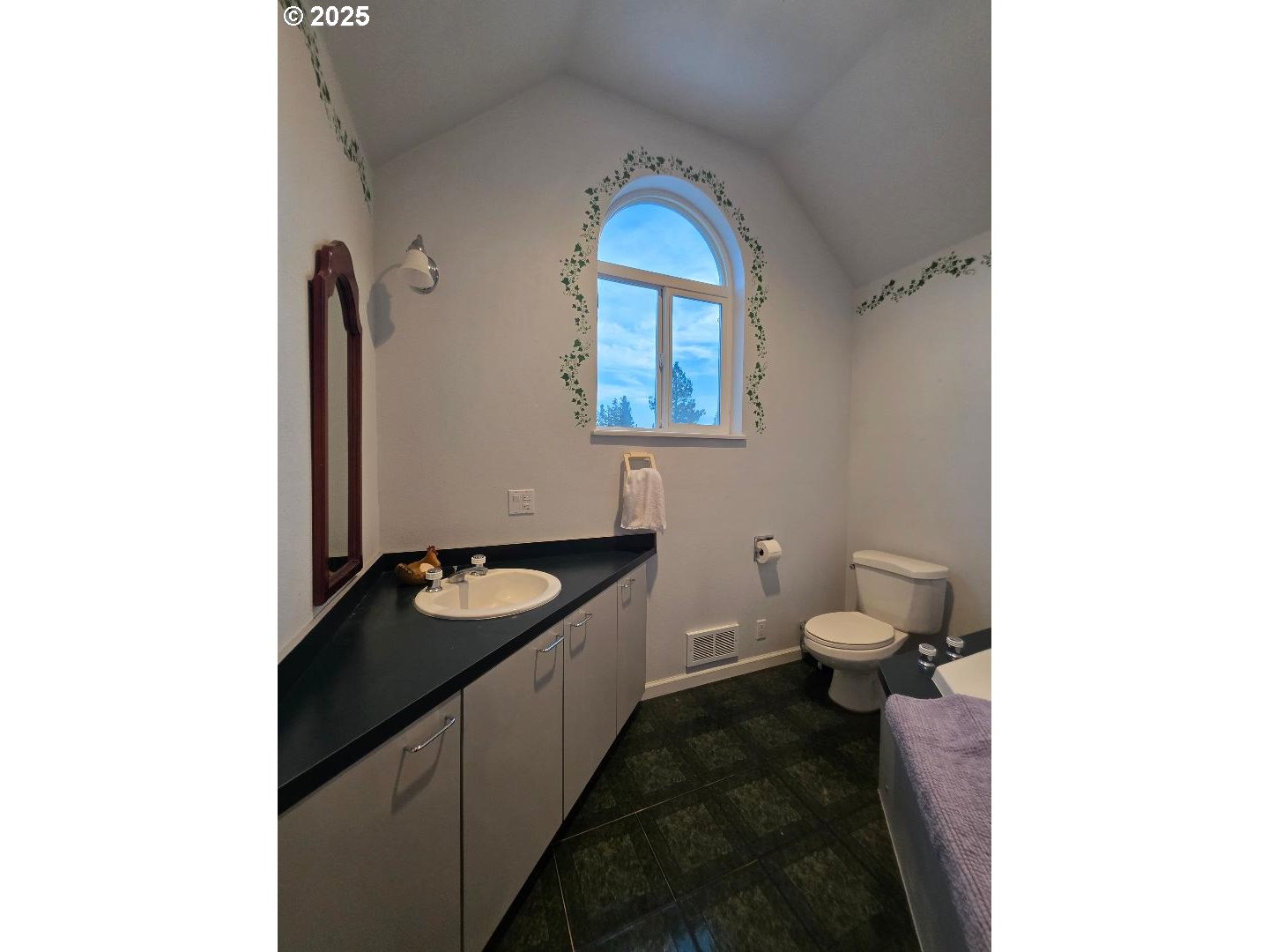 271 South Fairway Road Tygh Valley, OR 97063 - Photo 36 of 43 a bathroom with a sink and a toilet