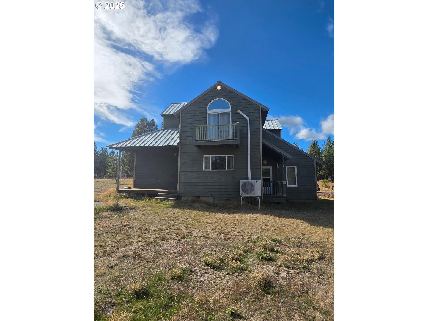 271 South Fairway Road Tygh Valley, OR 97063 - Photo 42 of 43 a house with yard in front of it