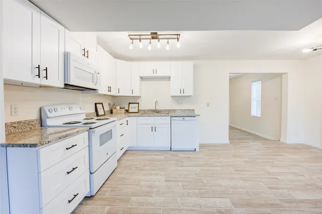 $2,100 | 630 Martin L King Street North, Liberty, TX 77575