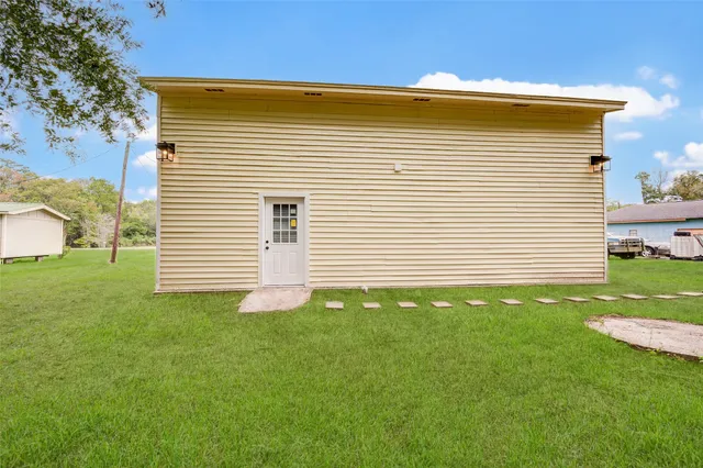 $2,100 | 630 Martin L King Street North, Liberty, TX 77575