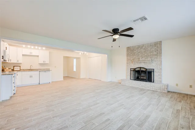 $2,100 | 630 Martin L King Street North, Liberty, TX 77575