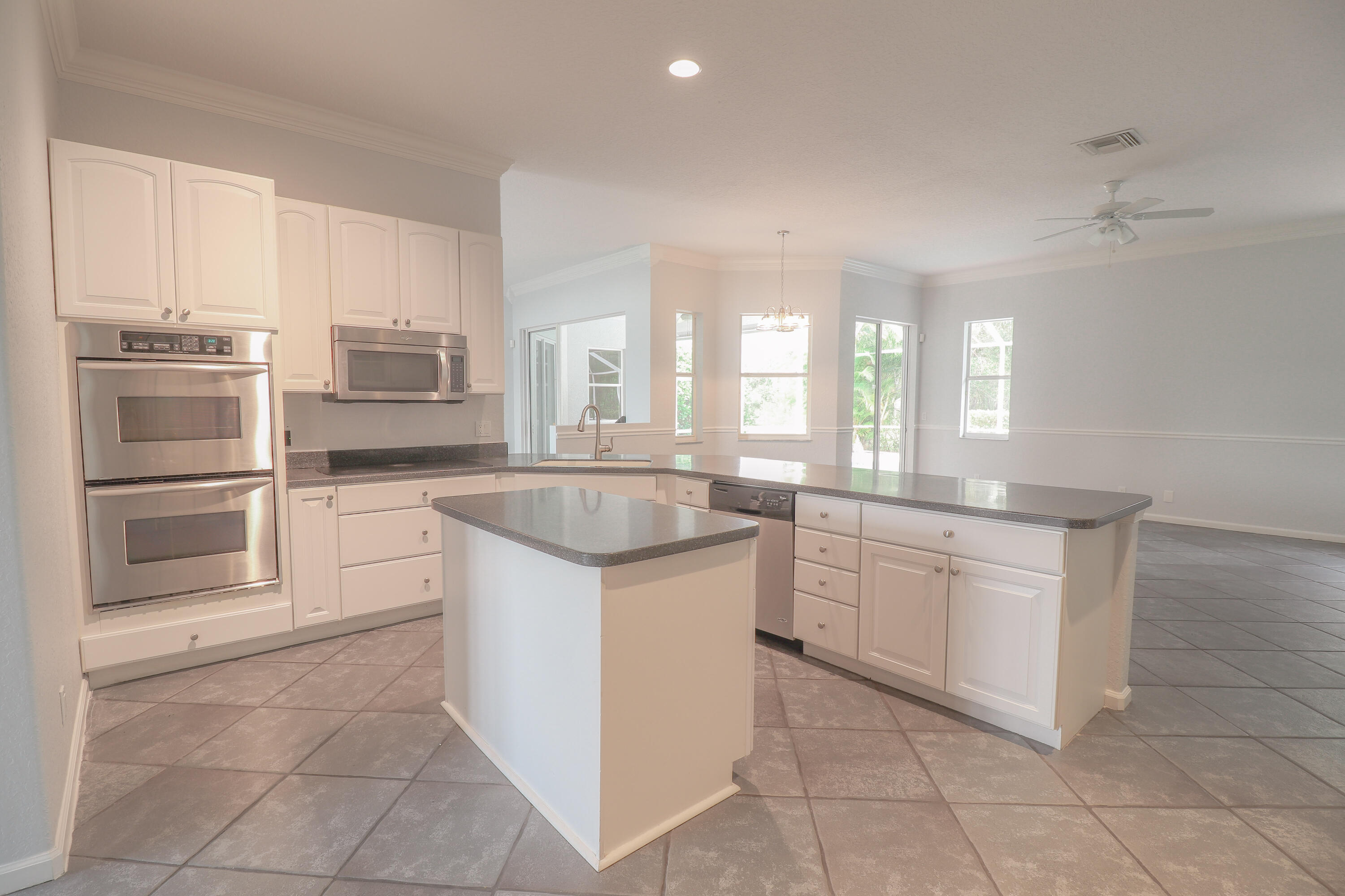 471 Southeast Pine Road Port St. Lucie, FL 34984 - Photo 21 of 40 IMG_3552