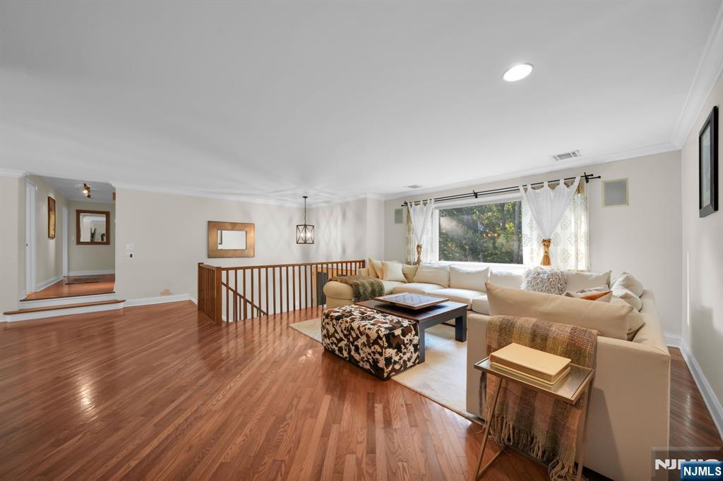 19 Pepper Road Towaco, NJ 07082 - Photo 2 of 24 Gallery Image 2