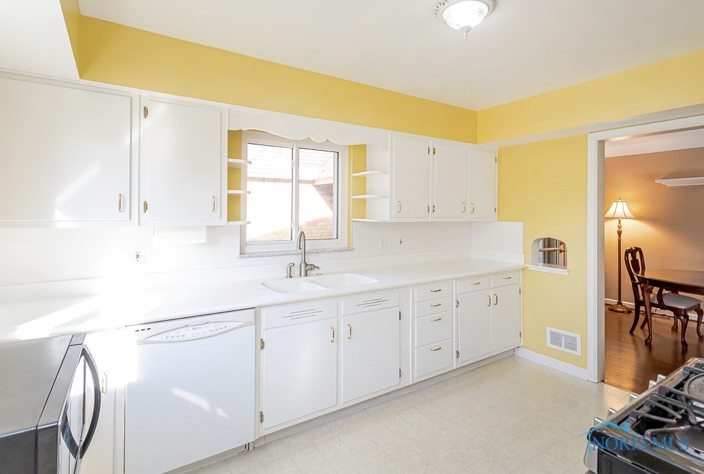 4101 Elmhurst Road Toledo, OH 43613 - Photo 5 of 42 Gallery Image 5