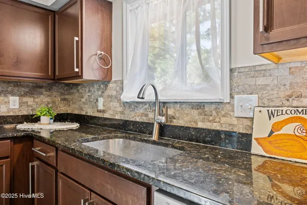 $399,000 | 106 Pilot Place, New Bern, NC 28562