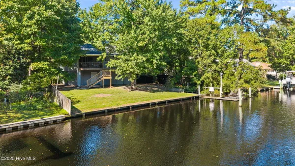 $399,000 | 106 Pilot Place, New Bern, NC 28562