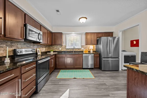 $399,000 | 106 Pilot Place, New Bern, NC 28562