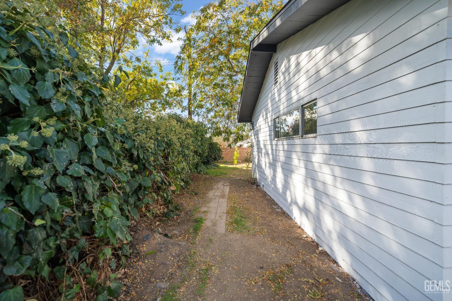 Undisclosed Address Tehachapi, CA 93561 - Photo 44 of 49 a view of a pathway both side of house