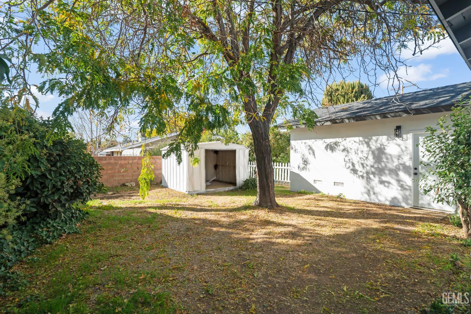 Undisclosed Address Tehachapi, CA 93561 - Photo 45 of 49 a view of a yard with large tree