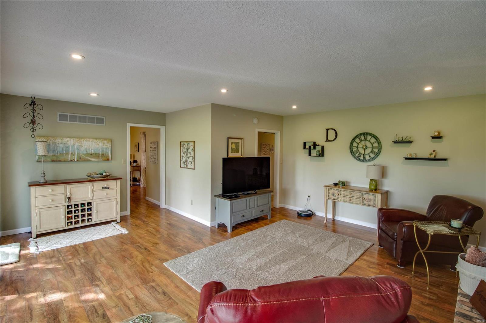 7924 Wolf Road Alton, IL 62002 - Photo 15 of 79