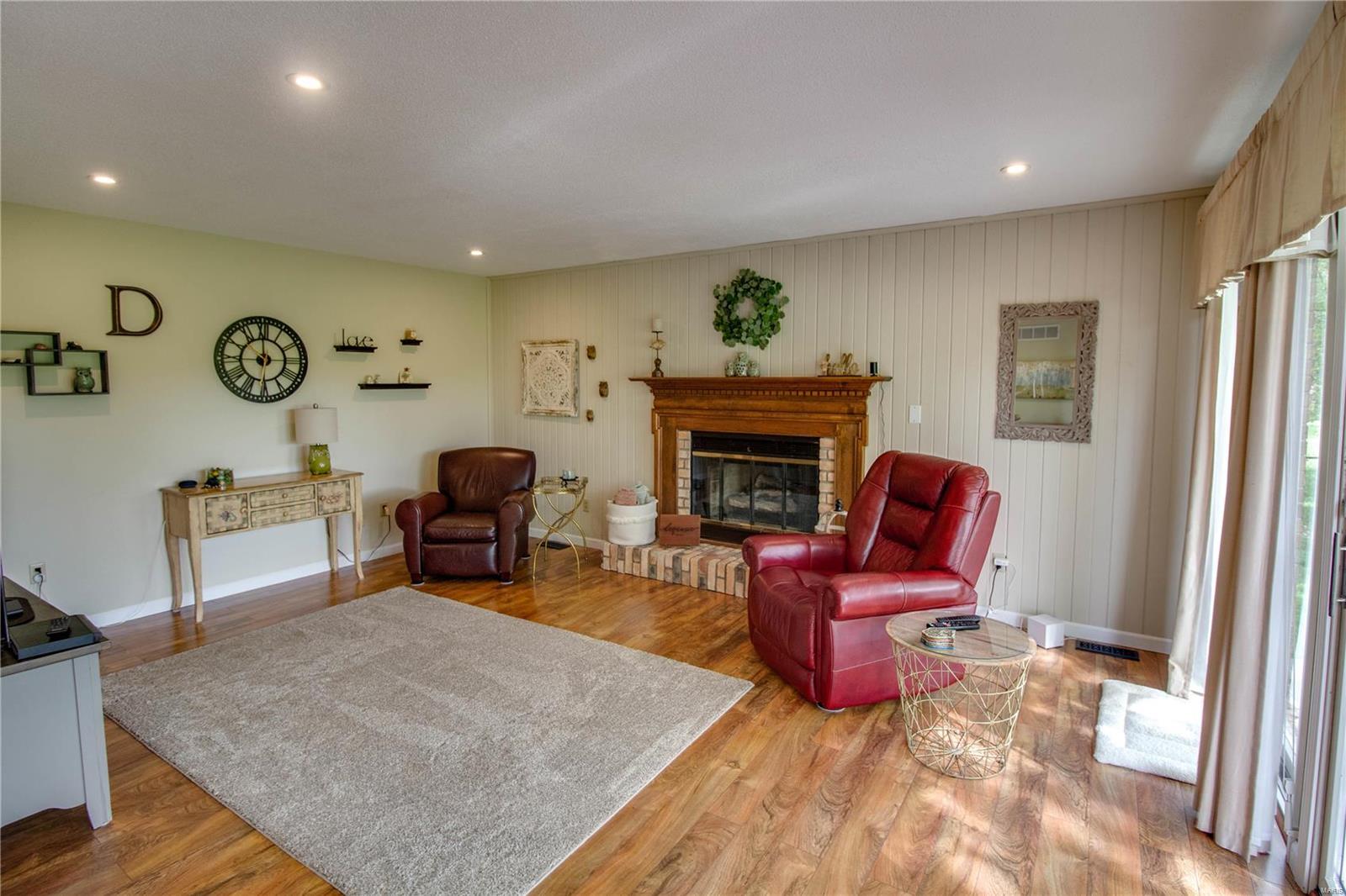 7924 Wolf Road Alton, IL 62002 - Photo 16 of 79