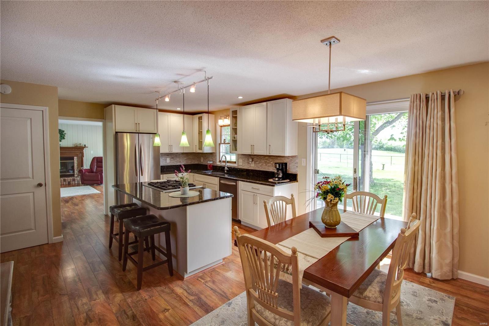 7924 Wolf Road Alton, IL 62002 - Photo 19 of 79