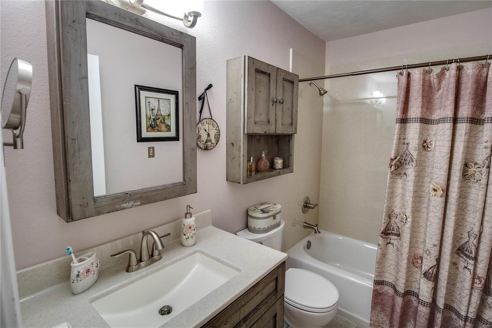 7924 Wolf Road Alton, IL 62002 - Photo 24 of 79