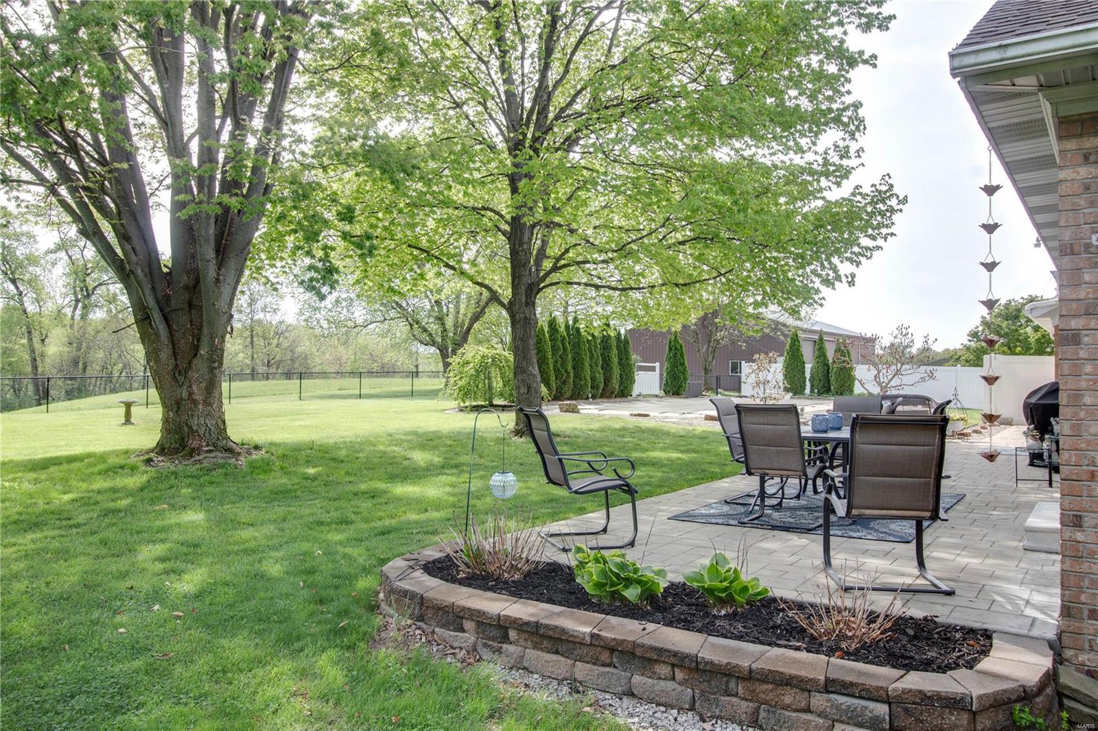 7924 Wolf Road Alton, IL 62002 - Photo 49 of 79