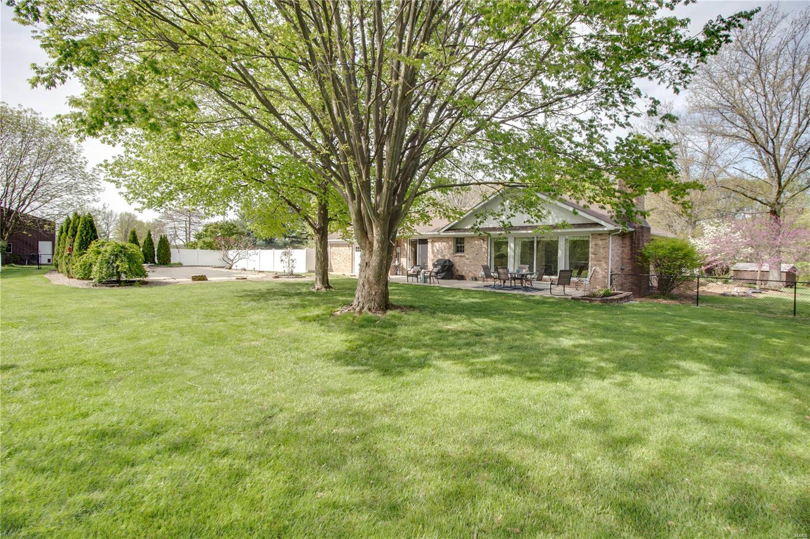 7924 Wolf Road Alton, IL 62002 - Photo 51 of 79