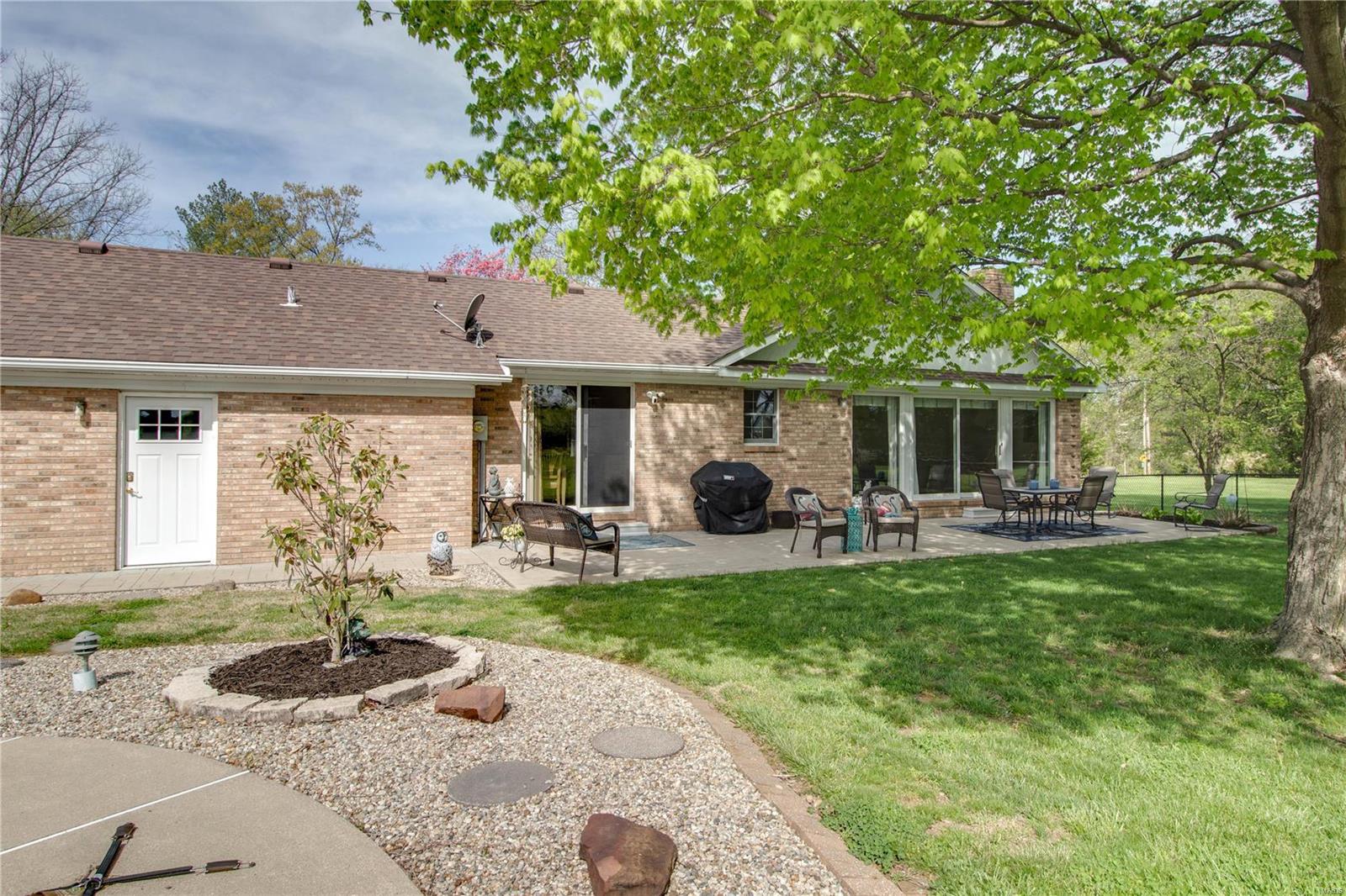 7924 Wolf Road Alton, IL 62002 - Photo 52 of 79