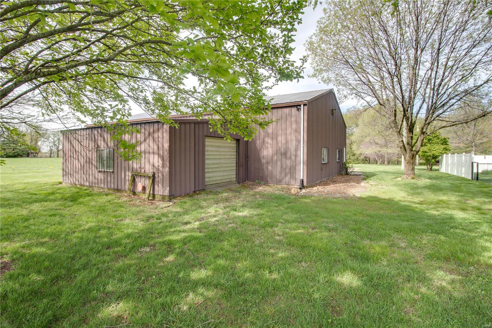 7924 Wolf Road Alton, IL 62002 - Photo 65 of 79