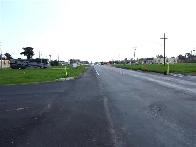 $949,000 | 93-98 Kingston Street, Kenner, LA 70062