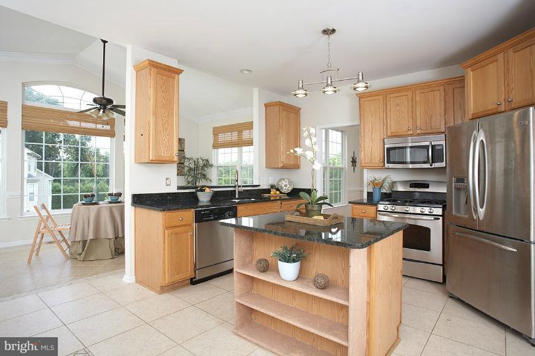 2203 Manor Spring Terrace Silver Spring, MD 20906 - Photo 2 of 30 Kitchen